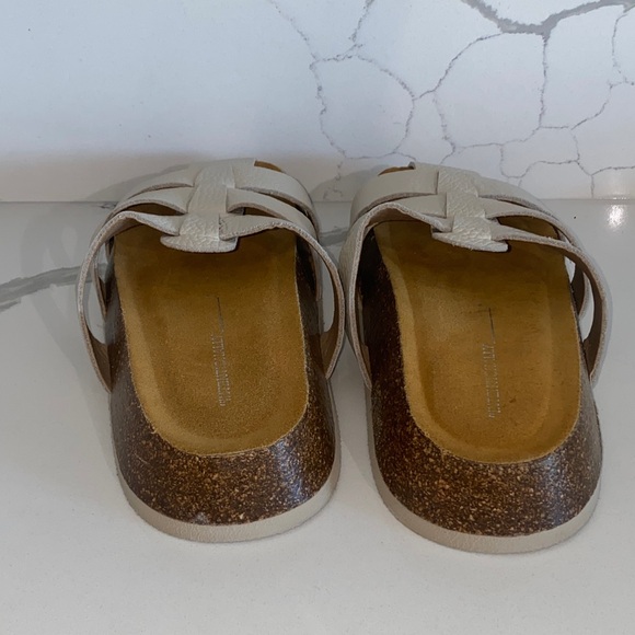 INTENTIONALLY BLANK Cream Textured Sandals - Picture 3 of 5